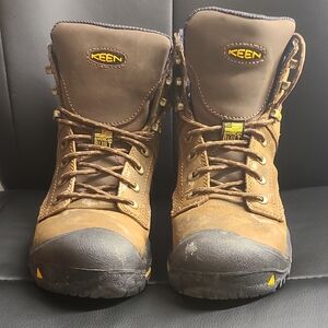 USA MADE Keen Brown Boots with High-Top Ankle Support and Steal Toe Front! Warm